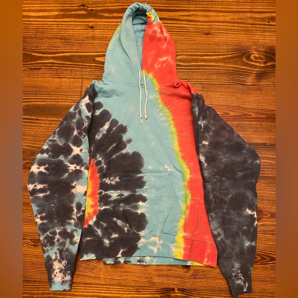 Tie Dye Sweatshirt, Size Medium, Artist Union Clothing Co